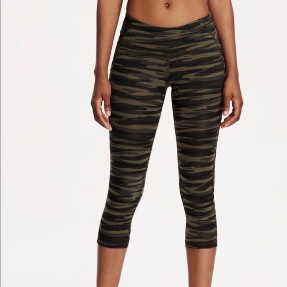 old navy capri yoga pants